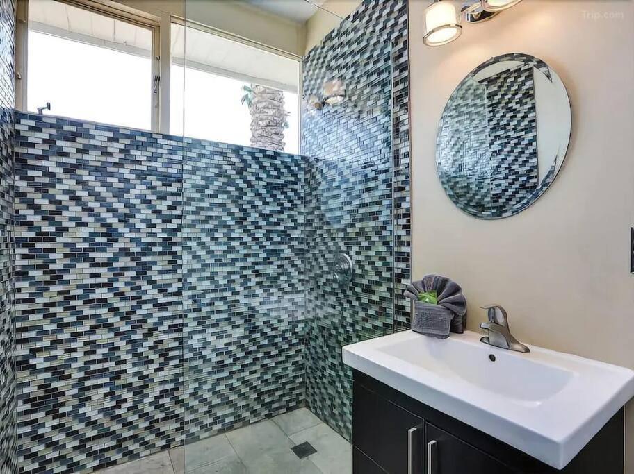 Serene 4 Bed 3 Bath Heated Pool Natural Backyard Heart Of Palm Springs Exterior foto